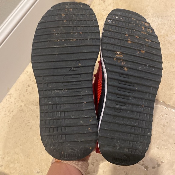 Kids red puma sneakers sz 13 - Picture 6 of 6